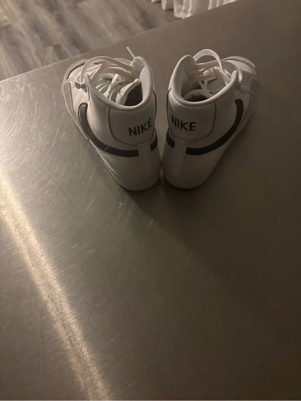 Nike women’s size 7/youth 6. Good condition only worn a few times.
